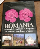 Romania pe-o gura de rai, insira-te maragtite/ on a blessed land, beads of pearls
